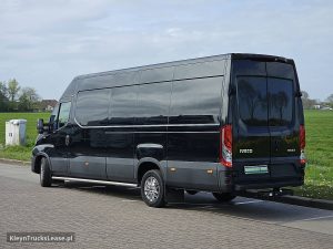 Strona kierowcy z tyłu — Iveco DAILY 35S18 ac automaat EURO6 z 2022 roku