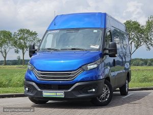 Przód pojazdu — Iveco DAILY 35S18 L2H2 3.0Ltr Automaat z 2022 roku