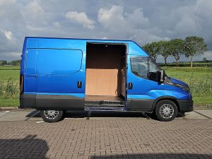 Drzwi boczne przestrzeni ładunkowej — Iveco DAILY 35S18 L2H2 3.0Ltr Automaat z 2022 roku