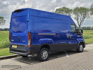 Strona pasażera z tyłu — Iveco DAILY 35S18 L2H2 3.0Ltr Automaat z 2022 roku