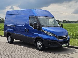 Strona pasażera z przodu — Iveco DAILY 35S18 L2H2 3.0Ltr Automaat z 2022 roku