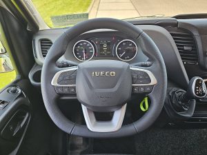 Wyposażenie specjalne wnętrza, ujęcie 3 — Iveco DAILY 35S18 L4H2 3.0 Aut. 176pk z 2023 roku
