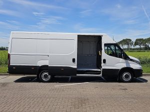 Drzwi boczne przestrzeni ładunkowej — Iveco DAILY 35S18 L4H2 3.0 Aut. 176pk z 2023 roku