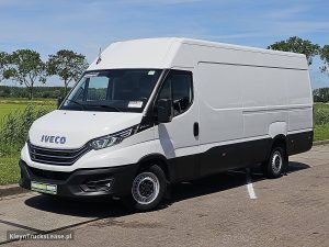 Strona kierowcy z przodu — Iveco DAILY 35S18 L4H2 3.0 Aut. 176pk z 2023 roku