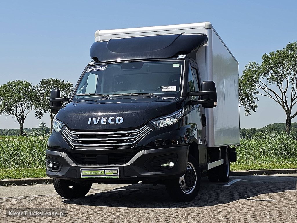 Iveco DAILY 40C18 3.0ltr ac aut EURO6 z 2024 roku, kontener z zagranicy — przód pojazdu