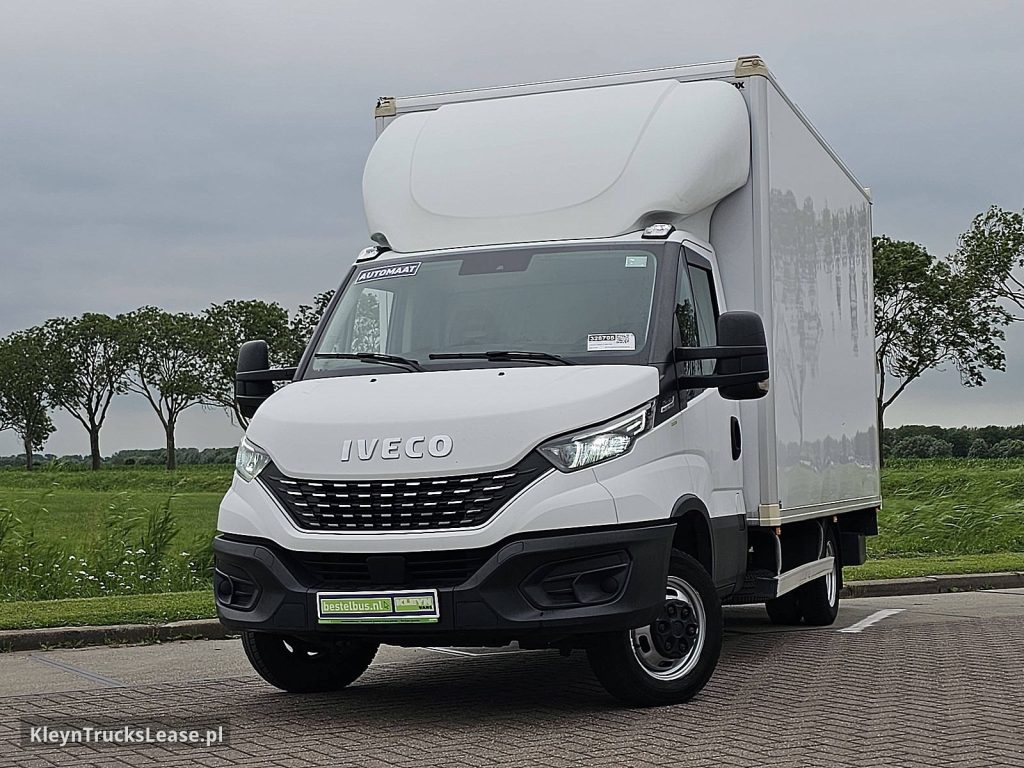 Iveco DAILY 50C18 Bakwagen N1 3.0Ltr z 2021 roku, kontener z zagranicy — przód pojazdu