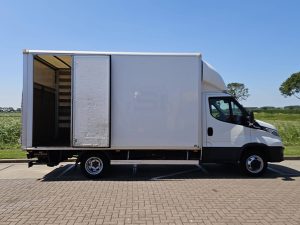Drzwi boczne przestrzeni ładunkowej — Iveco DAILY 50C18 Bakwagen N1 3.0Ltr z 2021 roku