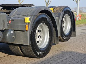 Opony z dobrym bieżnikiem — Iveco S-WAY AS260S57 570 6X2 INTARDER z 2021 roku
