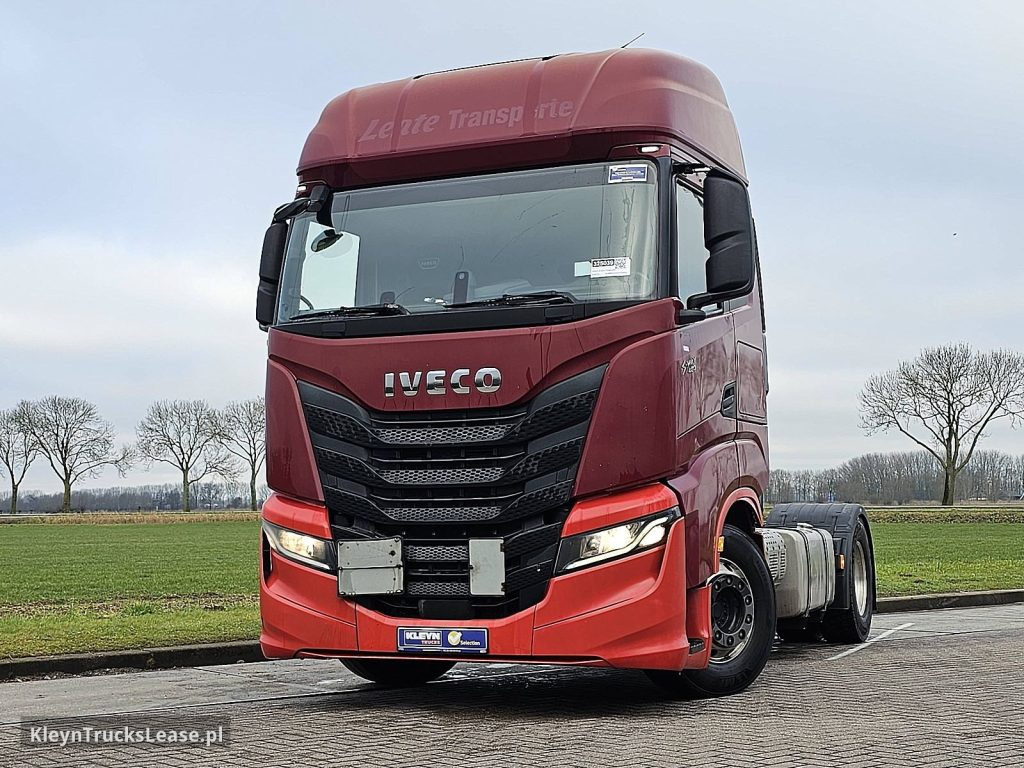 Iveco S-WAY AS440S48 z 2020 roku, ciągnik siodłowy z zagranicy — przód pojazdu