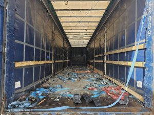 Przestrzeń ładunkowa — Krone N/A DRUM BRAKES MEGA z 2015 roku