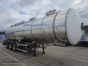 Strona pasażera z przodu — Magyar SR 34 SDC CHEMICAL 3 COMP 38M3 z 2000 roku