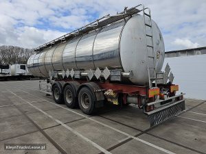 Strona kierowcy z tyłu — Magyar SR 34 SDC CHEMICAL 3 COMP 38M3 z 2000 roku