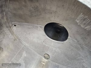 Przestrzeń ładunkowa — Magyar SR 34 SDC CHEMICAL 3 COMP 38M3 z 2000 roku