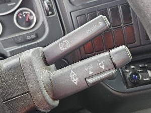 Wyposażenie specjalne wnętrza, ujęcie 5 — MAN 18.240 TGM DOKA DOUBLE CABIN z 2008 roku
