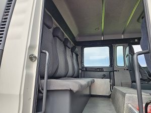 Wyposażenie specjalne wnętrza — MAN 18.240 TGM DOKA DOUBLE CABIN z 2008 roku