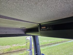 Wyposażenie specjalne wnętrza — MAN 18.250 TGM TAILLIFT NL-TRUCK z 2010 roku