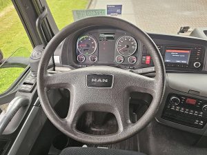 Wyposażenie specjalne wnętrza, ujęcie 3 — MAN 18.400 TGS DAY CAB  265TKM z 2015 roku