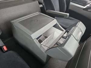 Wyposażenie specjalne wnętrza — MAN 18.400 TGS DAY CAB  265TKM z 2015 roku