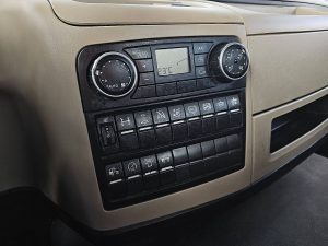 Wyposażenie specjalne wnętrza — MAN 18.420 TGS z 2017 roku