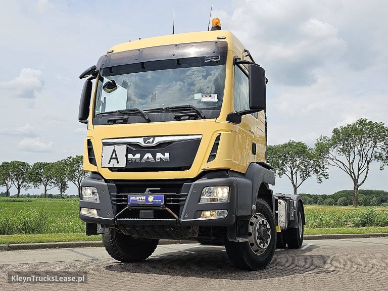 MAN 18.430 TGS 4x4 z 2021 roku, ciągnik siodłowy z zagranicy — przód pojazdu