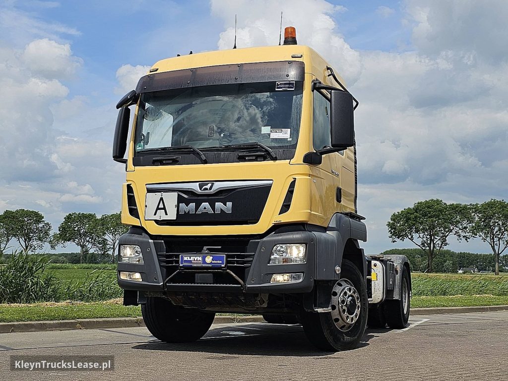 MAN 18.430 TGS 4x4 z 2021 roku, ciągnik siodłowy z zagranicy — przód pojazdu