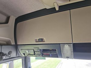 Wyposażenie specjalne wnętrza — MAN 18.430 TGS 4x4 z 2021 roku
