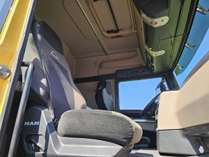 Wnętrze kabiny — MAN 18.430 TGS 4x4, kipphydraulik z 2021 roku