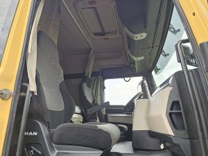 Wnętrze kabiny — MAN 18.430 TGS 4X4H ALCOA'S PTO+HYD z 2020 roku