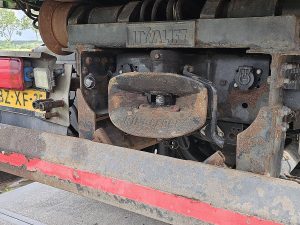 Hak holowniczy — MAN 26.400 TGS 6X4H-4 EEV HMF CRANE z 2012 roku