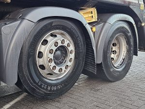 Opony z dobrym bieżnikiem — MAN 26.420 TGS MEILLER AK 16 NT z 2018 roku