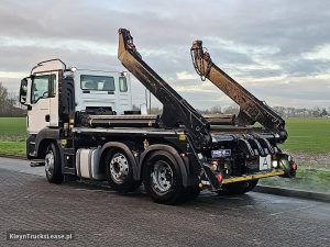 Strona kierowcy z tyłu — MAN 26.420 TGS MEILLER AK 16 NT z 2018 roku