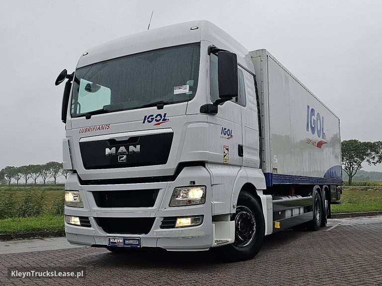 MAN 26.440 TGX 6X2 TAILLIFT z 2009 roku, kontener z zagranicy — przód pojazdu