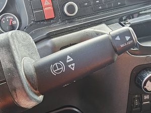 Wyposażenie specjalne wnętrza, ujęcie 3 — MAN 26.440 TGX 6X2 TAILLIFT z 2009 roku