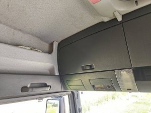 Wyposażenie specjalne wnętrza — MAN 26.440 TGX 6X2 TAILLIFT z 2009 roku