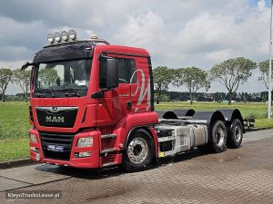 Strona kierowcy z przodu — MAN 26.500 TGX 6x2*4 z 2019 roku