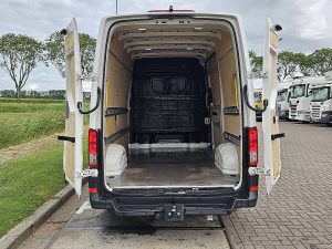 Przestrzeń ładunkowa — MAN TGE 3.140 z 2019 roku