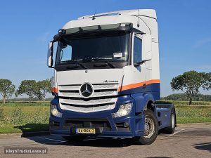 Przód pojazdu — Mercedes-Benz ACTROS 1832 z 2018 roku