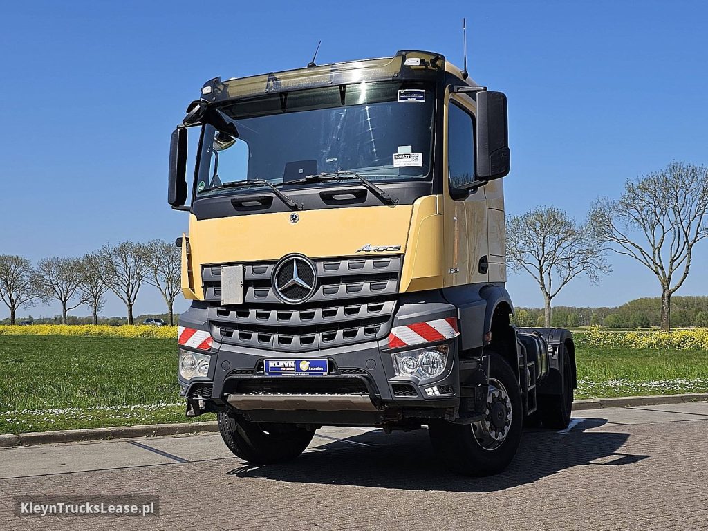 Mercedes-Benz ACTROS 1843 AS 4X4 ALLRAD PTO+HYDR. z 2020 roku, ciągnik siodłowy z zagranicy — przód pojazdu