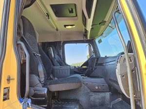 Wnętrze kabiny — Mercedes-Benz ACTROS 1843 AS 4X4 ALLRAD PTO+HYDR. z 2020 roku