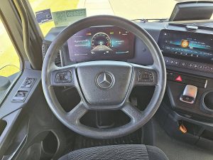 Wyposażenie specjalne wnętrza, ujęcie 3 — Mercedes-Benz ACTROS 1845 LS 4X4 HAD PTO+HYDR RET z 2022 roku