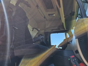 Wnętrze kabiny — Mercedes-Benz ACTROS 1848 LS Streamspace 2,50 z 2023 roku