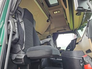 Wnętrze kabiny — Mercedes-Benz ACTROS 1853 LS GIGA,durabright z 2022 roku
