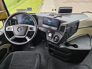 Deska rozdzielcza i stanowisko kierowcy — Mercedes-Benz ACTROS 1853 LS GIGA,durabright z 2022 roku