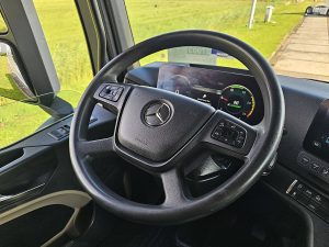 Wyposażenie specjalne wnętrza, ujęcie 4 — Mercedes-Benz ACTROS 1853 LS MP5 RETARDER 2X TANK z 2021 roku