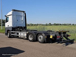 Strona kierowcy z tyłu — Mercedes-Benz ACTROS 2545 6X2 OILRETARDER z 2022 roku