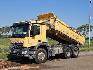Strona kierowcy z przodu — Mercedes-Benz ACTROS 2643 z 2015 roku