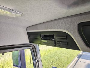 Wyposażenie specjalne wnętrza — Mercedes-Benz ACTROS 2645 6X4 RETARDER 151TKM z 2019 roku