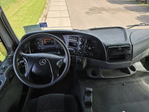 Deska rozdzielcza i stanowisko kierowcy — Mercedes-Benz ACTROS 4148 AK 8X8 EPS MEILLER z 2009 roku