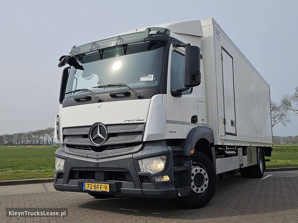 Mercedes-Benz ANTOS 1835 FRIGO TAILLIFT z 2014 roku, chłodnia z zagranicy — przód pojazdu