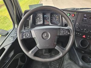 Wyposażenie specjalne wnętrza, ujęcie 2 — Mercedes-Benz ANTOS 1835 FRIGO TAILLIFT z 2014 roku